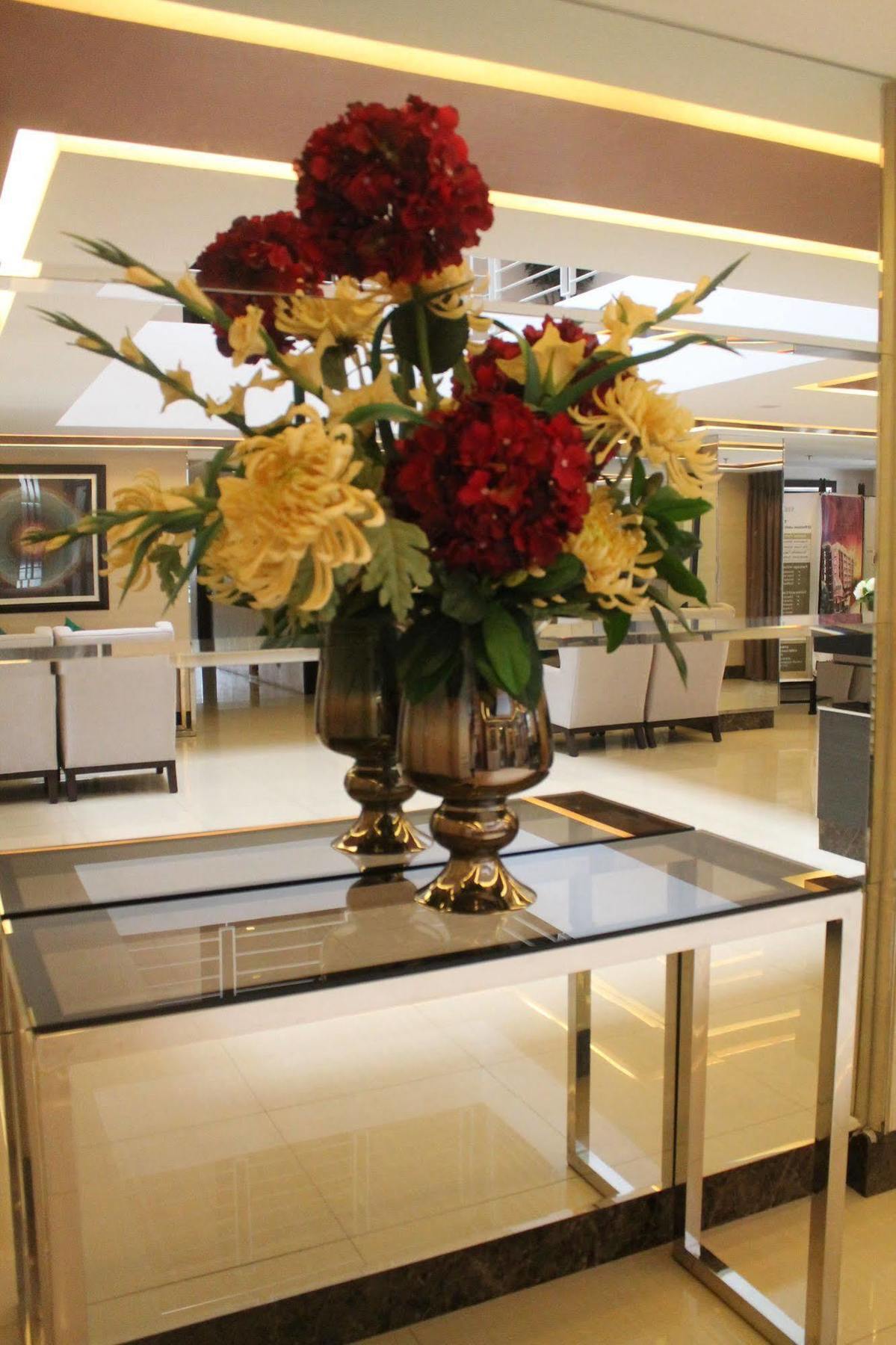 Stradella Hotel Pasig City エクステリア 写真